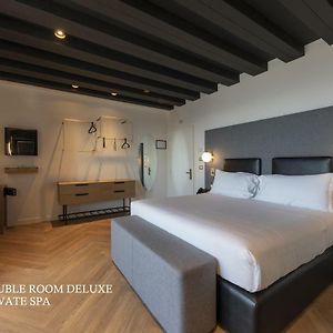 Deluxe Zimmer mit Kingsize-Bett